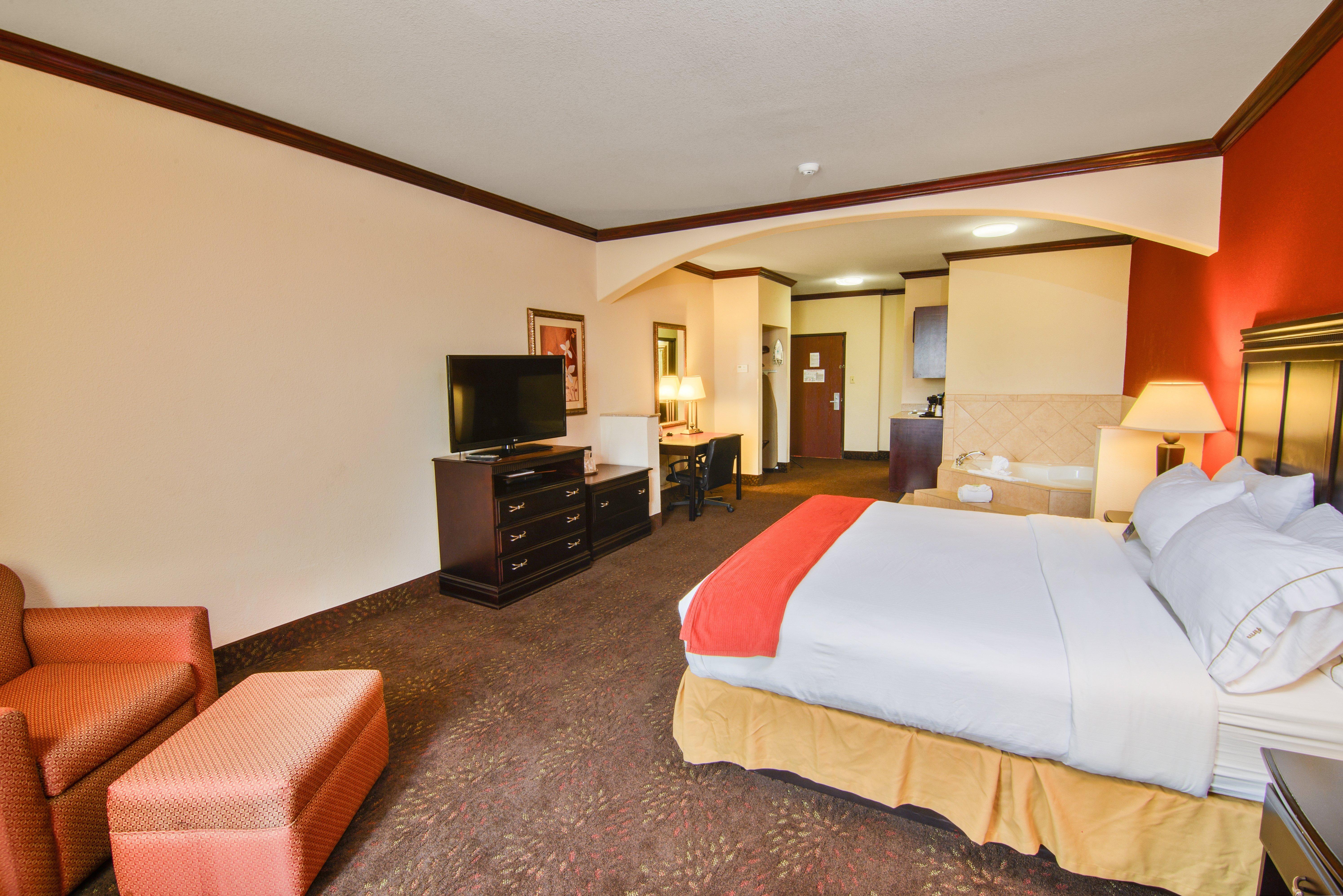 Holiday Express & By Ihg
