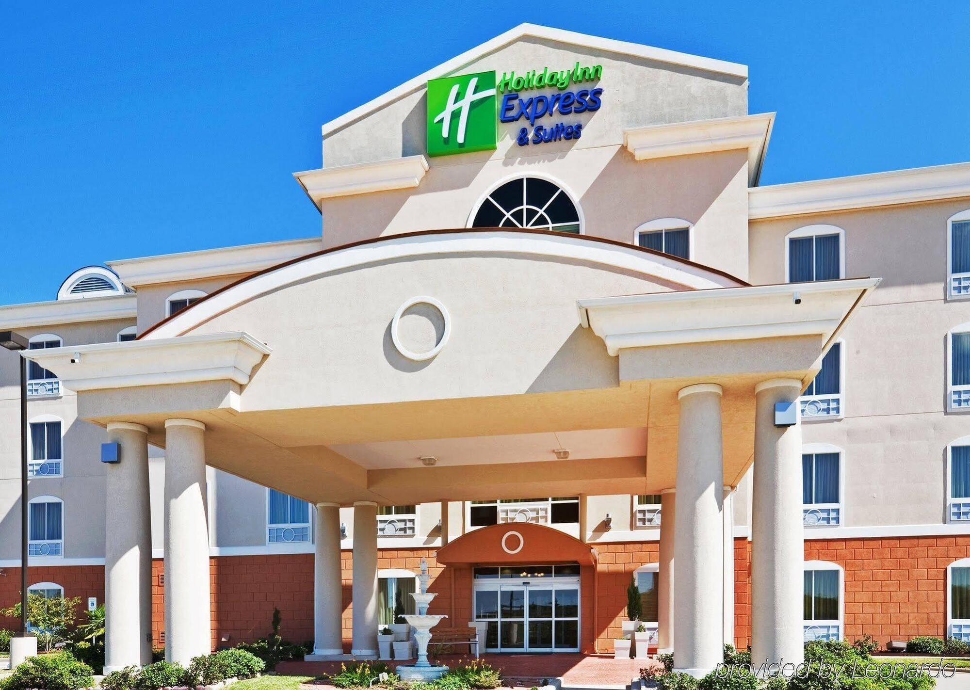 Holiday Express & By Ihg 2*