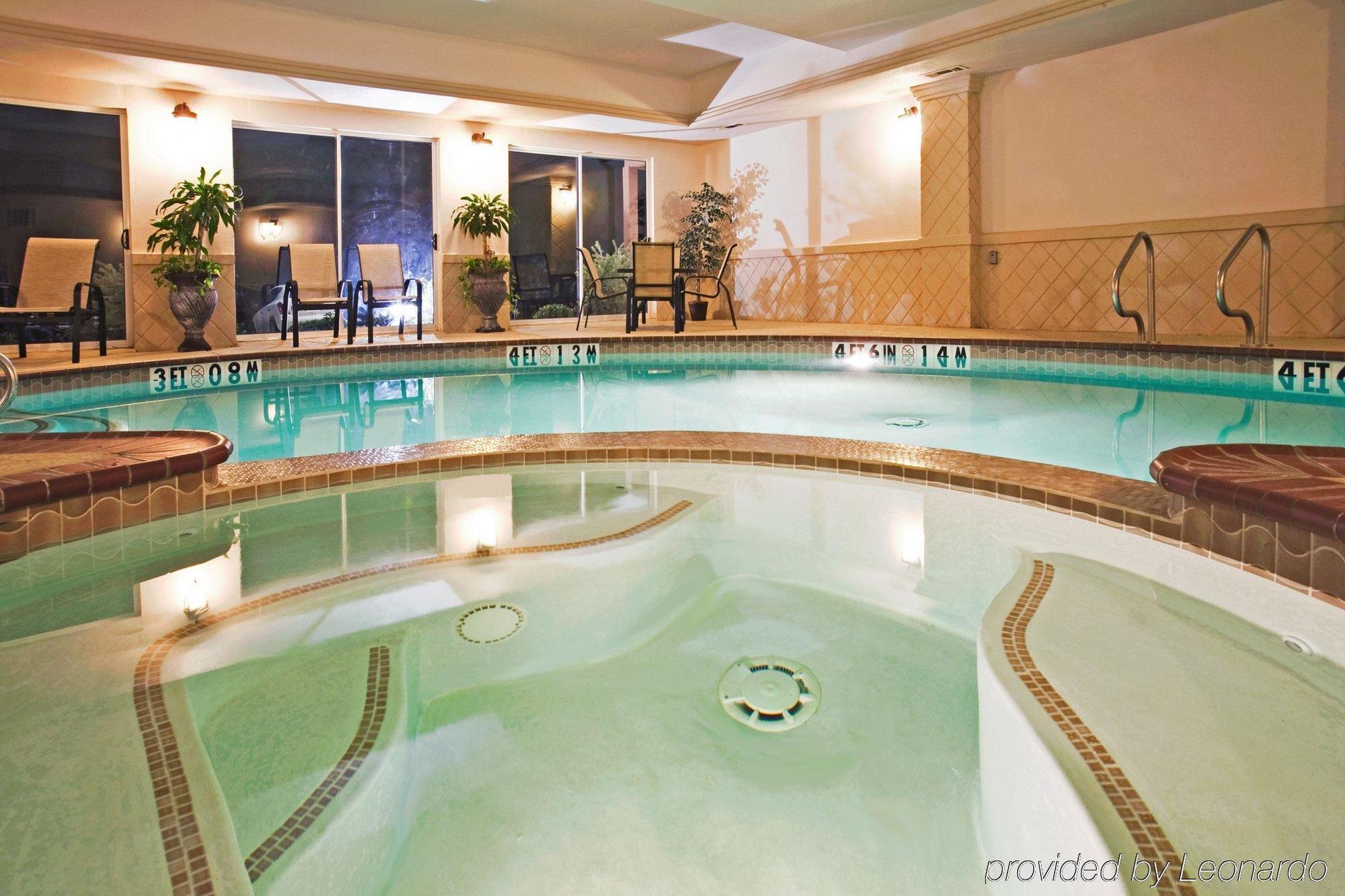 Express & By Ihg Hotel 2*