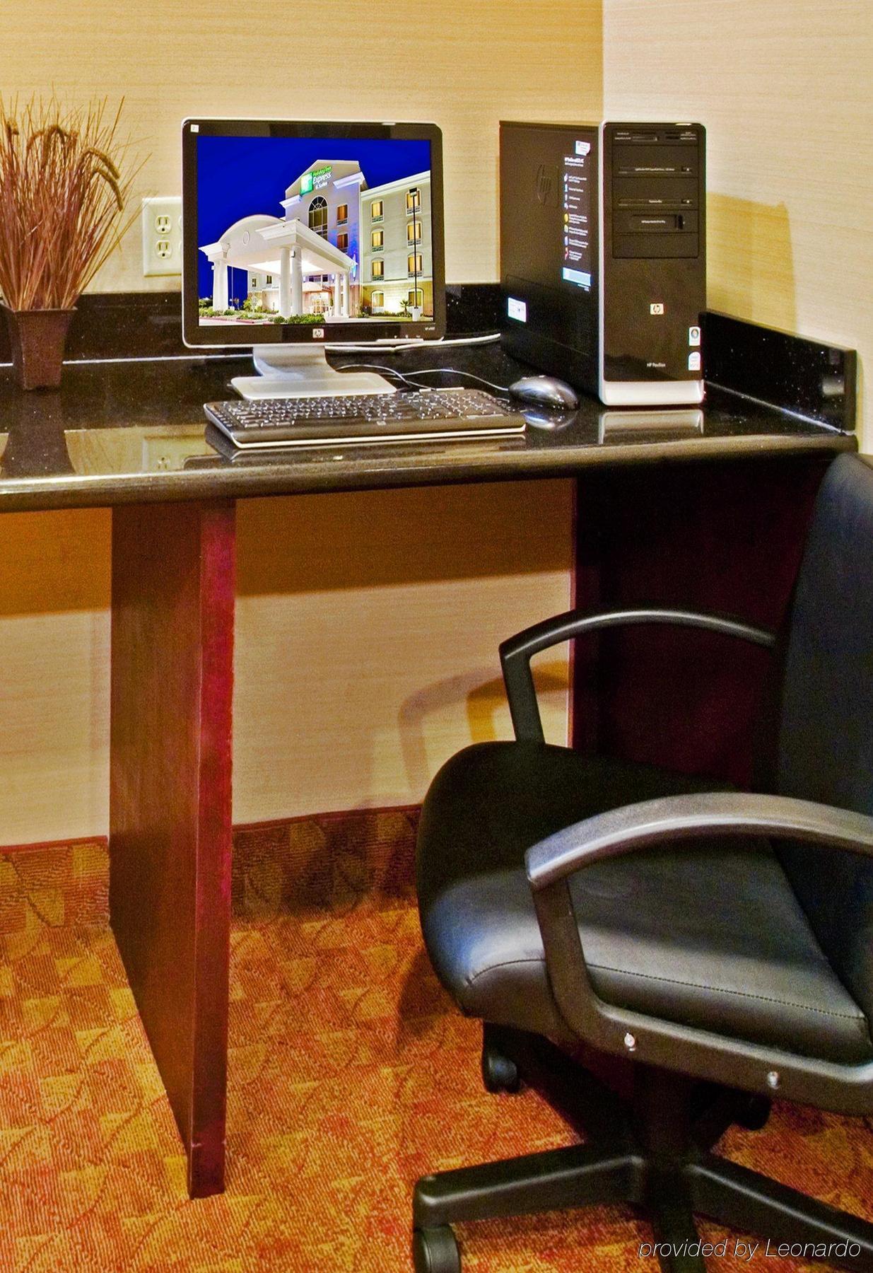 Hotel Express & By Ihg 2*