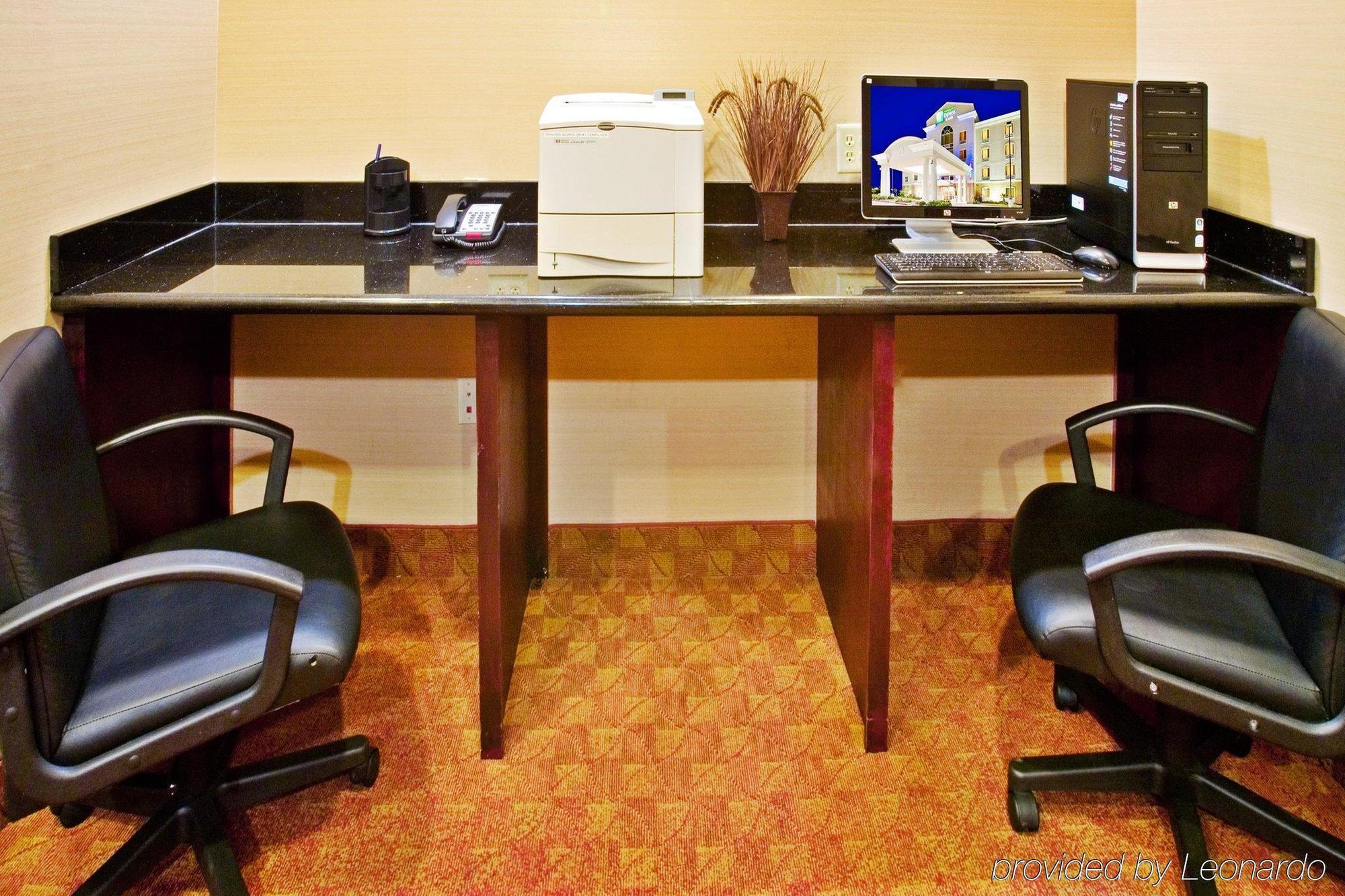 Hotel Express & By Ihg 2*