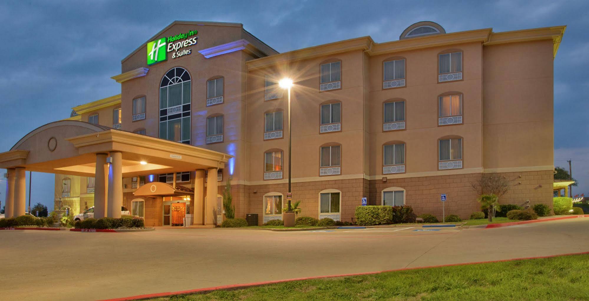 Hotel Express & By Ihg 2*